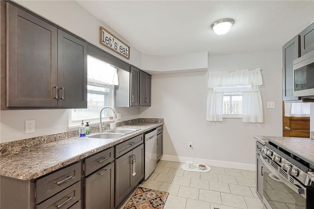 122 Hillcrest Dr, Ross Twp, PA 15237