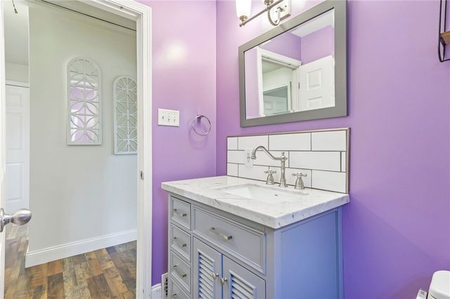 122 Hillcrest Dr, Ross Twp, PA 15237