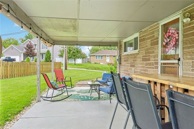 122 Hillcrest Dr, Ross Twp, PA 15237