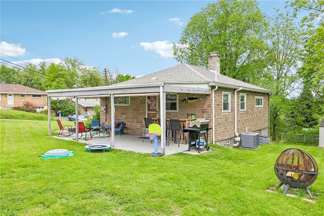 122 Hillcrest Dr, Ross Twp, PA 15237
