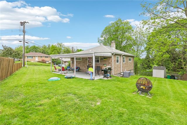 122 Hillcrest Dr, Ross Twp, PA 15237
