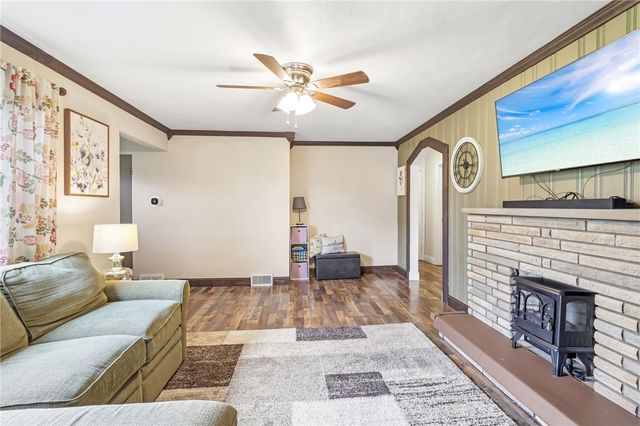 122 Hillcrest Dr, Ross Twp, PA 15237