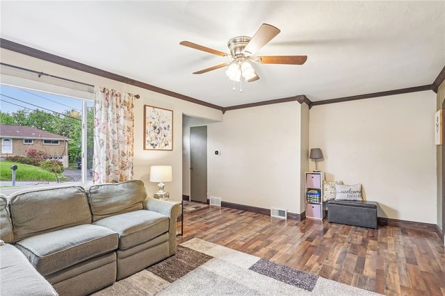 122 Hillcrest Dr, Ross Twp, PA 15237