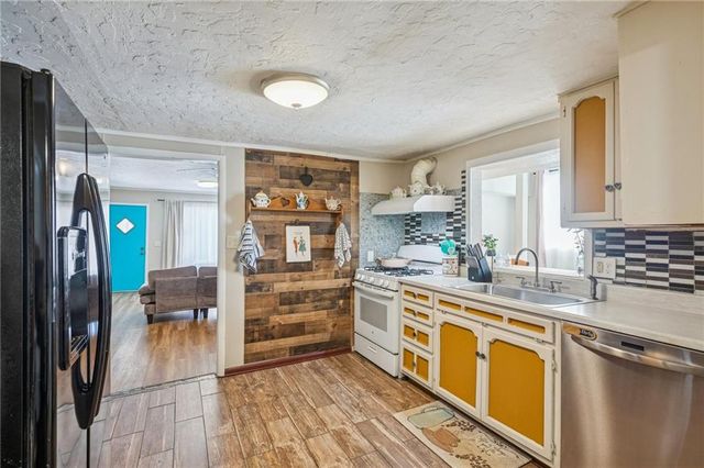 3022 Wallace Avenue, Kansas City, MO 64129