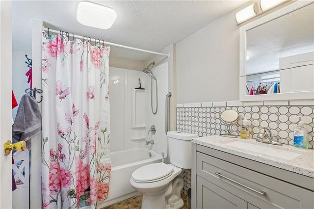 3022 Wallace Avenue, Kansas City, MO 64129