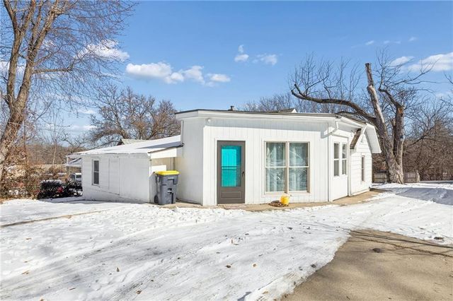 3022 Wallace Avenue, Kansas City, MO 64129