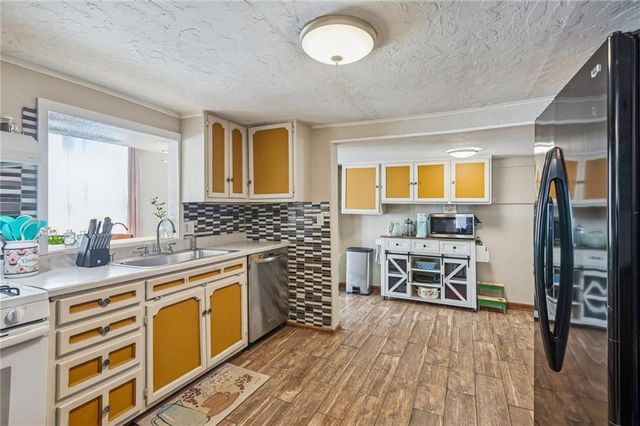 3022 Wallace Avenue, Kansas City, MO 64129