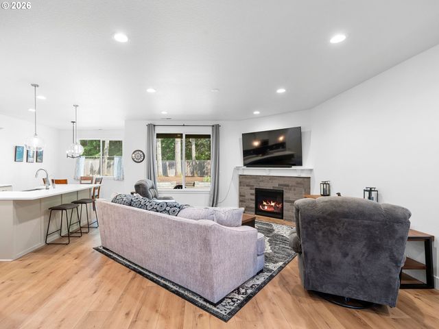 16322 KITTY HAWK Ave, Oregon City, OR 97045