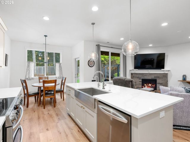 16322 KITTY HAWK Ave, Oregon City, OR 97045