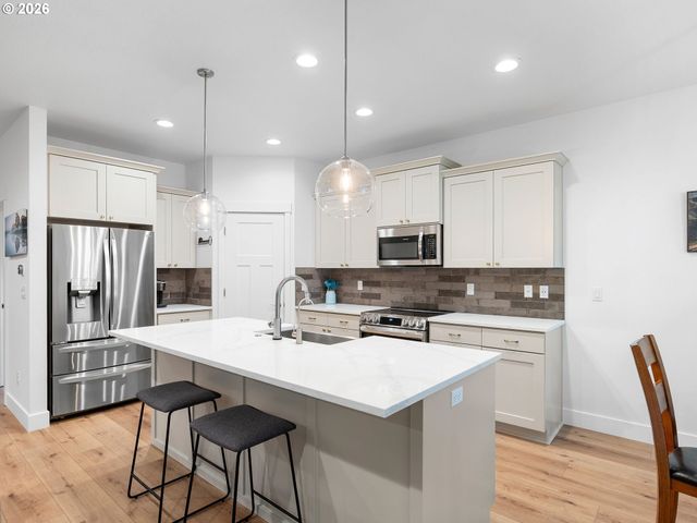 16322 KITTY HAWK Ave, Oregon City, OR 97045