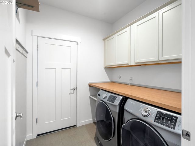 16322 KITTY HAWK Ave, Oregon City, OR 97045