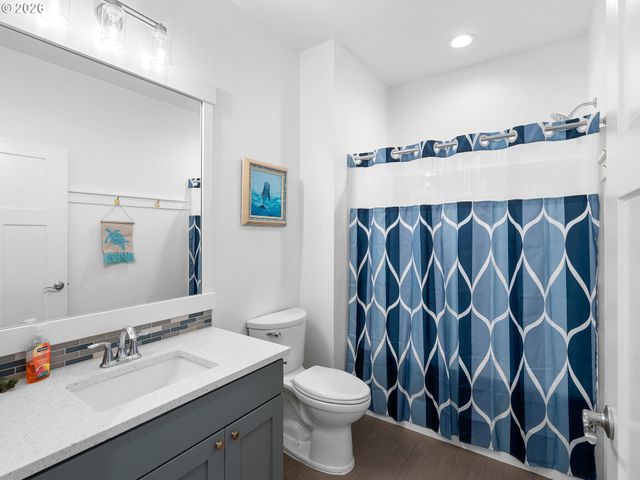 16322 KITTY HAWK Ave, Oregon City, OR 97045