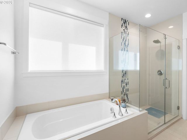 16322 KITTY HAWK Ave, Oregon City, OR 97045