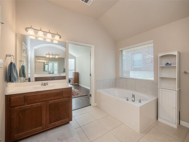 7909 Arbor Knoll CT, Lago Vista, TX 78645