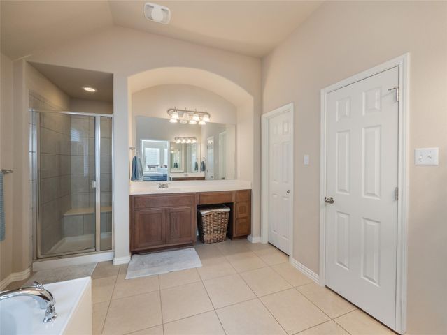 7909 Arbor Knoll CT, Lago Vista, TX 78645
