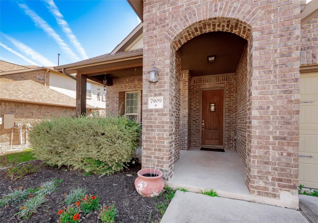 7909 Arbor Knoll CT, Lago Vista, TX 78645