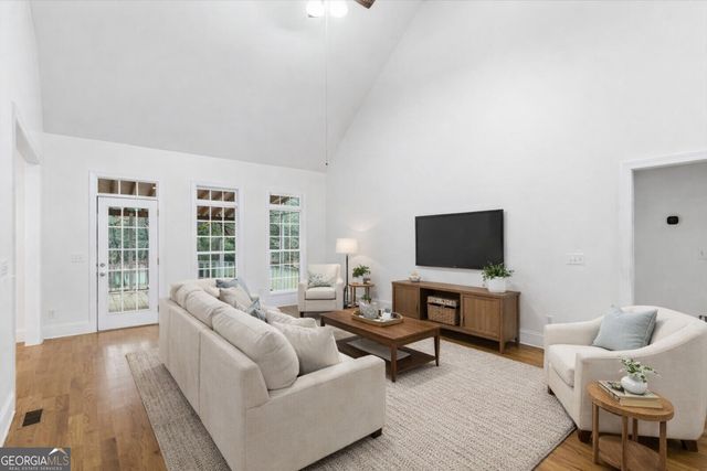 16 Quarter Horse Drive NW, Rome, GA 30165