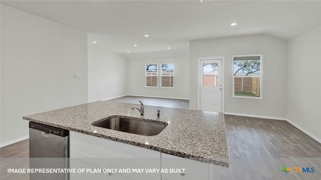 477 COTTONMOUTH Lane, Seguin, TX 78155
