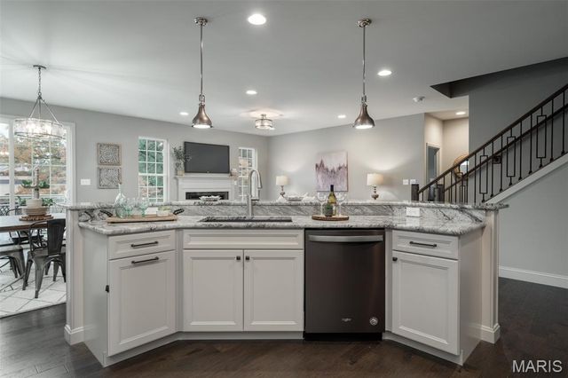 1 TBB Parker Pointe @ Brightleaf Manor Villas, Wildwood, MO 63038