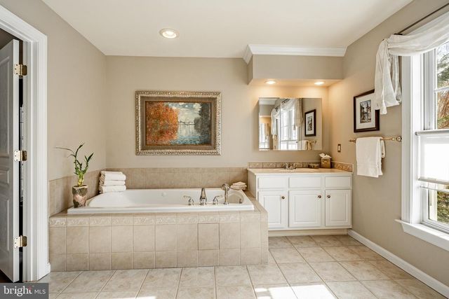 115 CAMELOT LN, Newtown Square, PA 19073