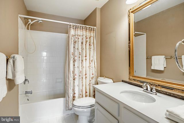 115 CAMELOT LN, Newtown Square, PA 19073