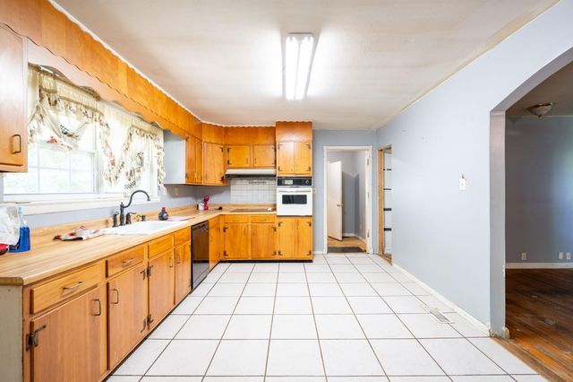 7635 Austin Drive, Chattanooga, TN 37416