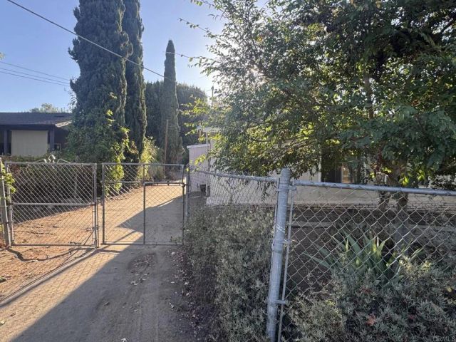 726 Valley Drive, Vista, CA 92084