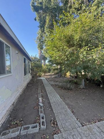 726 Valley Drive, Vista, CA 92084