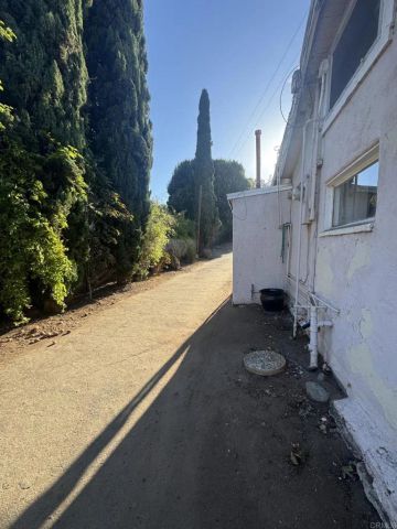 726 Valley Drive, Vista, CA 92084