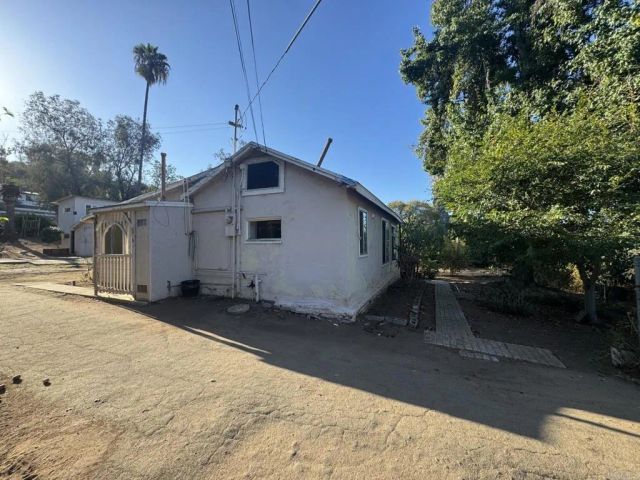 726 Valley Drive, Vista, CA 92084