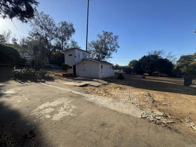 726 Valley Drive, Vista, CA 92084
