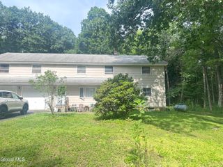 296 Steers Road, Perth, NY 12010