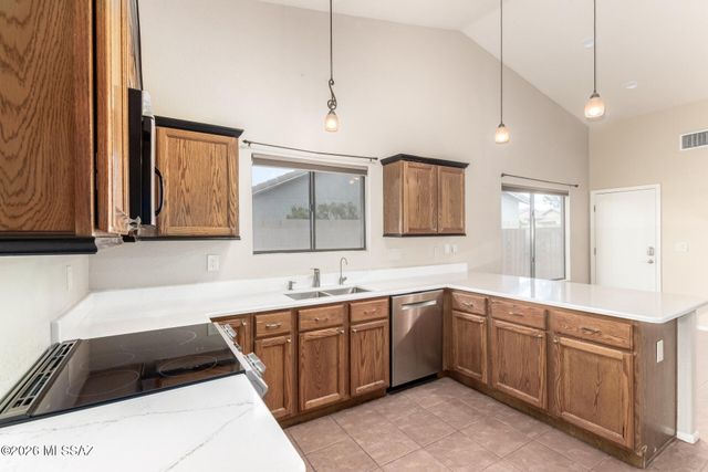 9321 E Lochnay Lane, Tucson, AZ 85747