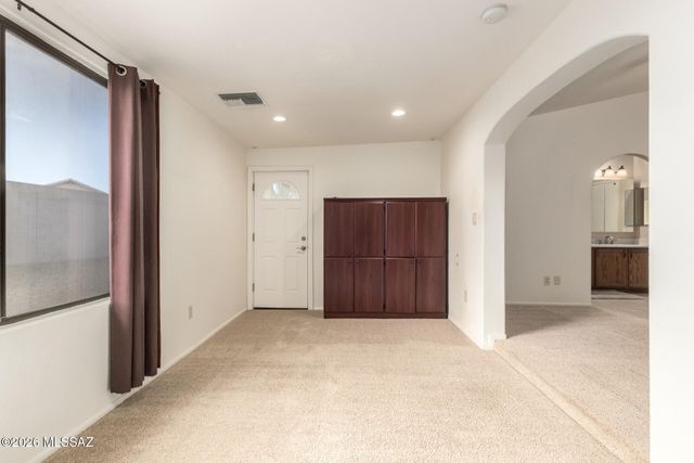 9321 E Lochnay Lane, Tucson, AZ 85747