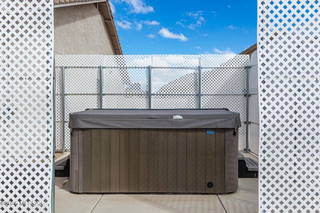 9321 E Lochnay Lane, Tucson, AZ 85747