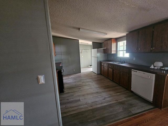 33 Sherwood Forest Drive SE, Allenhurst, GA 31301