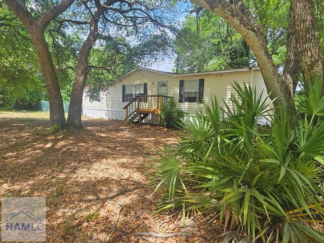 33 Sherwood Forest Drive SE, Allenhurst, GA 31301