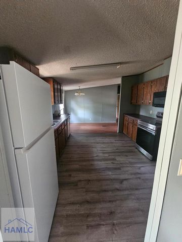 33 Sherwood Forest Drive SE, Allenhurst, GA 31301