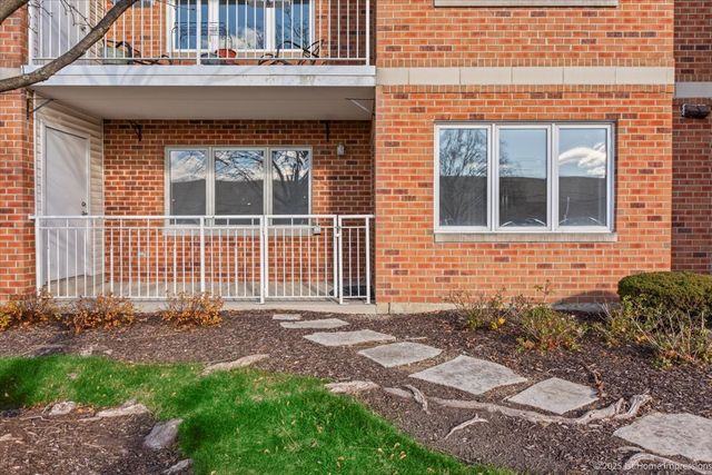 5520 W 115TH Street 101, Oak Lawn, IL 60453