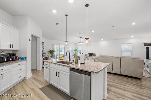 527 Glaspell Circle SE, Palm Bay, FL 32909