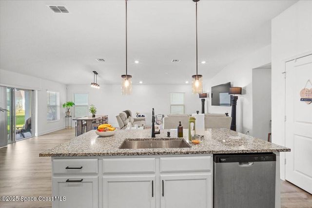 527 Glaspell Circle SE, Palm Bay, FL 32909