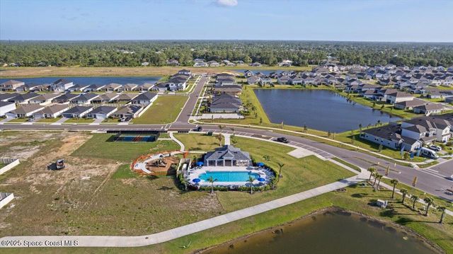 527 Glaspell Circle SE, Palm Bay, FL 32909