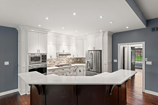 5708 Fountain View Drive, Wheatfield, IN 46392