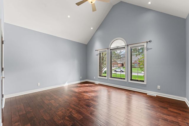 5708 Fountain View Drive, Wheatfield, IN 46392