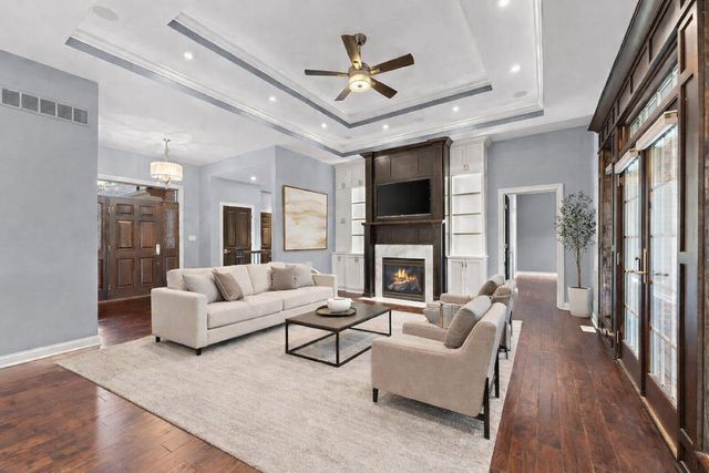 5708 Fountain View Drive, Wheatfield, IN 46392