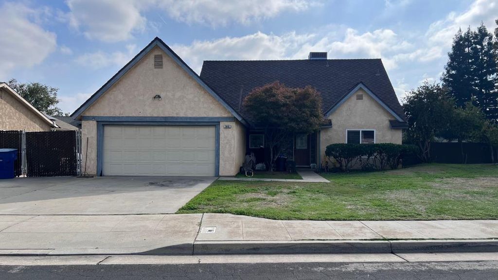 346 W Fremont Avenue, Clovis, CA 93612