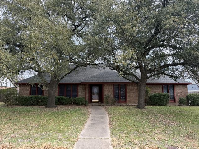 1115 Green River Trail, Cleburne, TX 76033