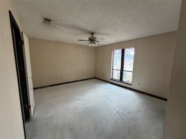 1115 Green River Trail, Cleburne, TX 76033