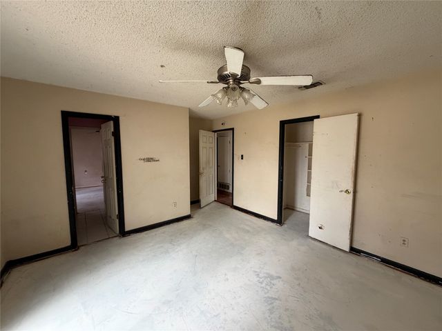 1115 Green River Trail, Cleburne, TX 76033