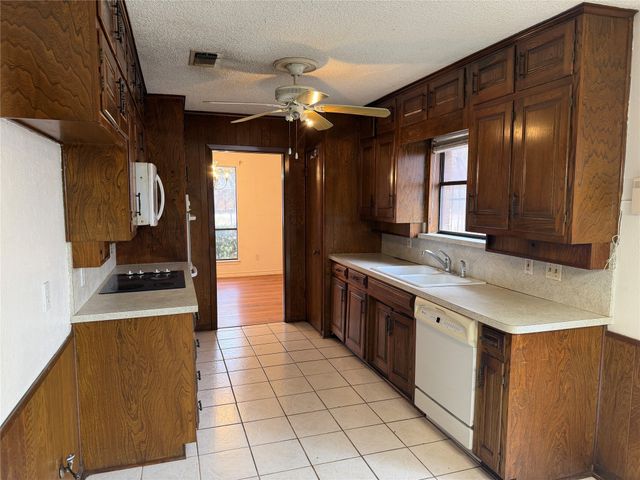 1115 Green River Trail, Cleburne, TX 76033